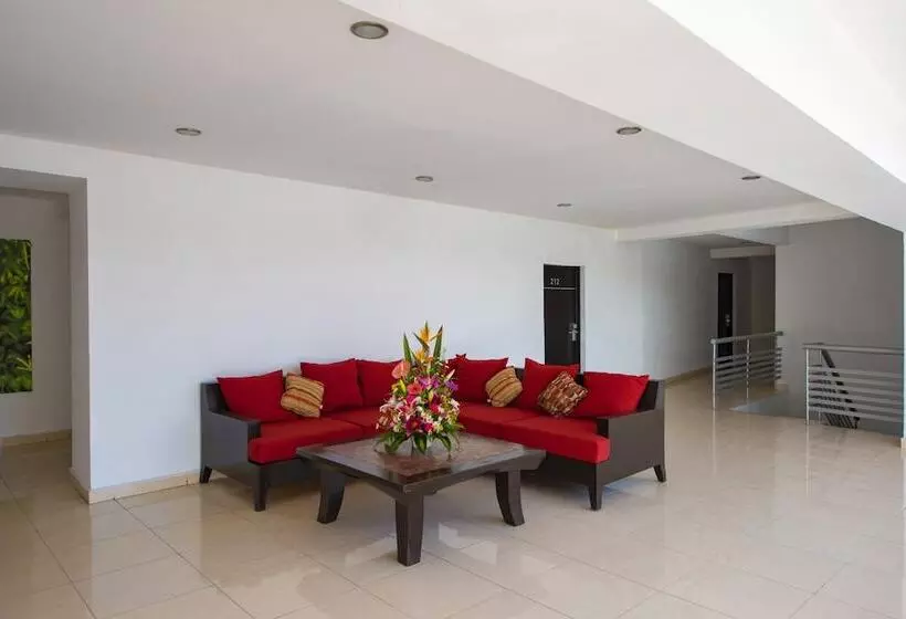 فندق Embajadores