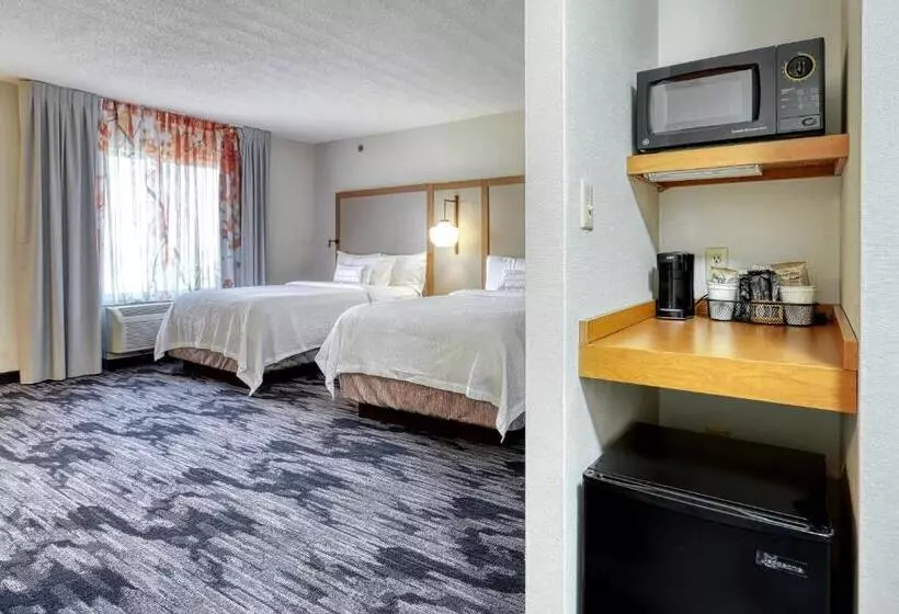 Отель Fairfield Inn & Suites Woodbridge