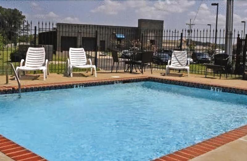 בית מלון כפרי Home Gate Inn & Suites