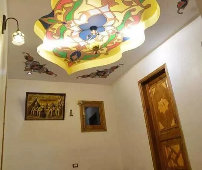 Nefertiti Hotel Luxor