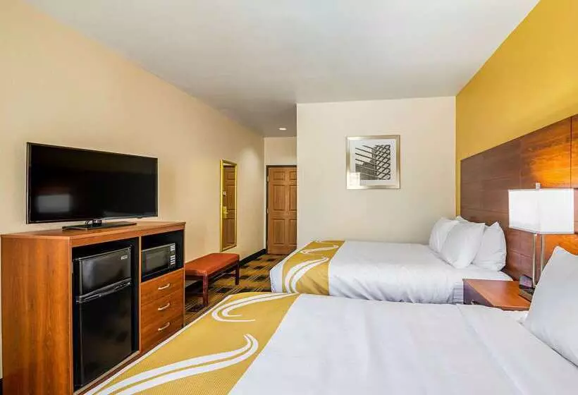 호텔 Quality Inn & Suites