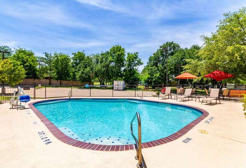 Hotel Quality Inn & Suites