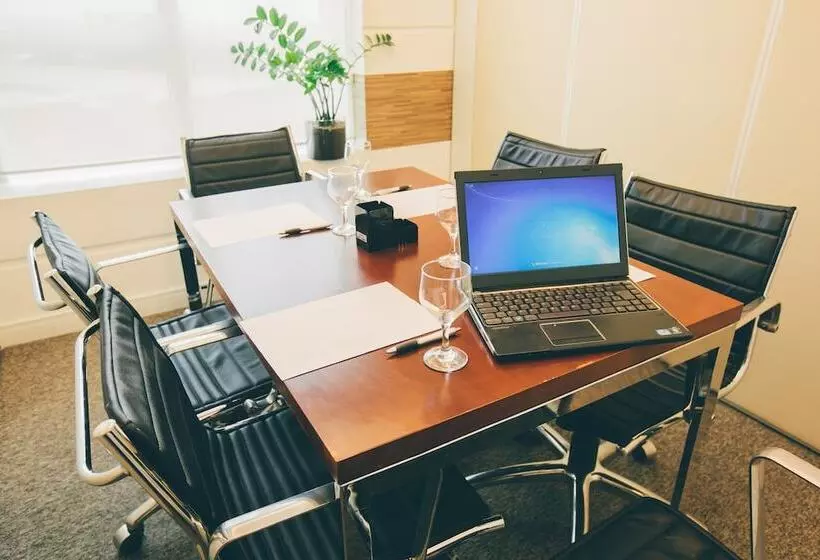 בית מלון כפרי Saint Moritz Hplus Express