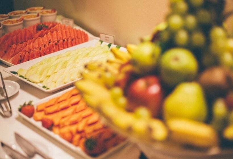 هتل Saint Moritz Hplus Express