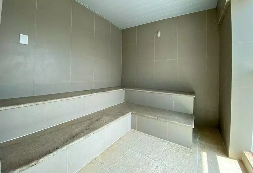 בית מלון כפרי Saint Moritz Hplus Express