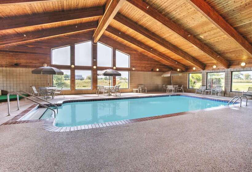 فندق Super 8 By Wyndham Davenport