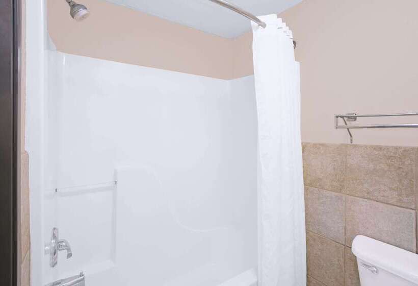 فندق Super 8 By Wyndham Davenport