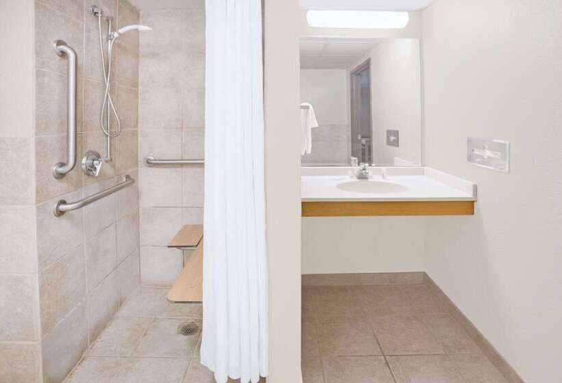 فندق Super 8 By Wyndham Davenport