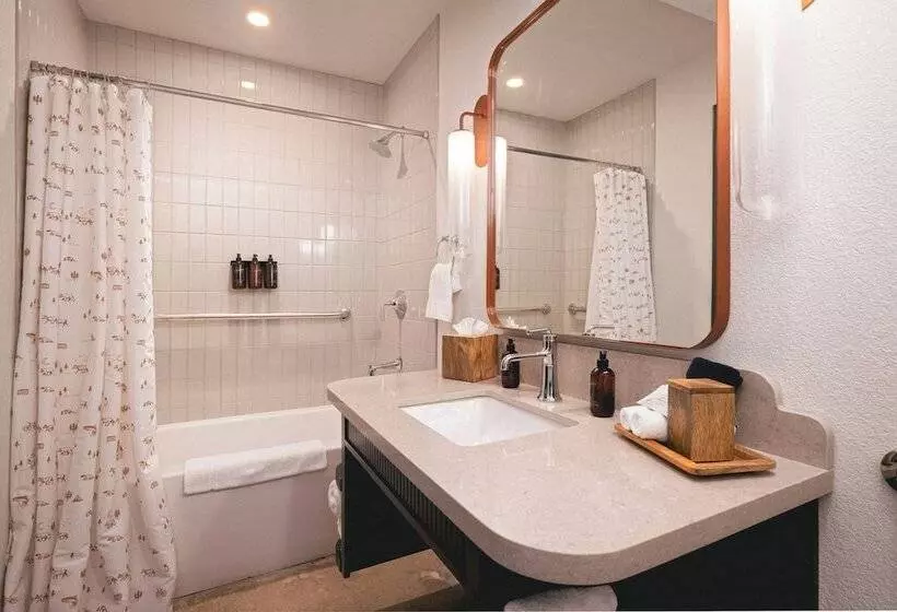 酒店 The Ozarker Lodge