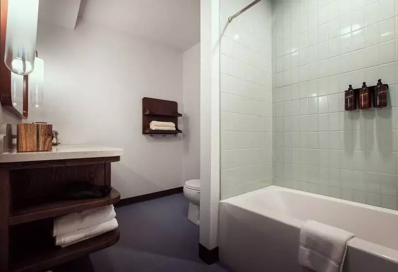 酒店 The Ozarker Lodge