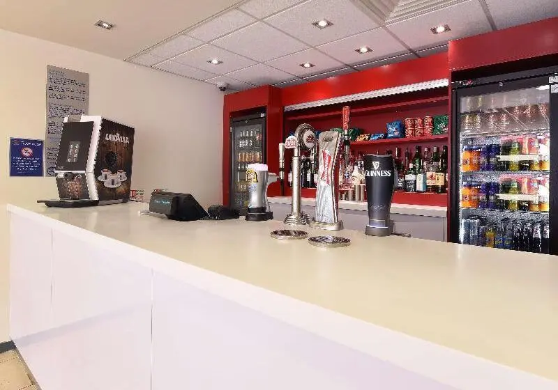 Hotelli Travelodge London Stratford