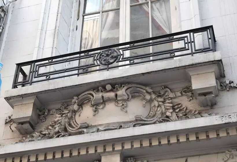 هتل Voyage Recoleta Hostel