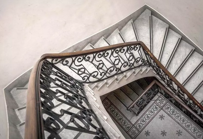 هتل Voyage Recoleta Hostel