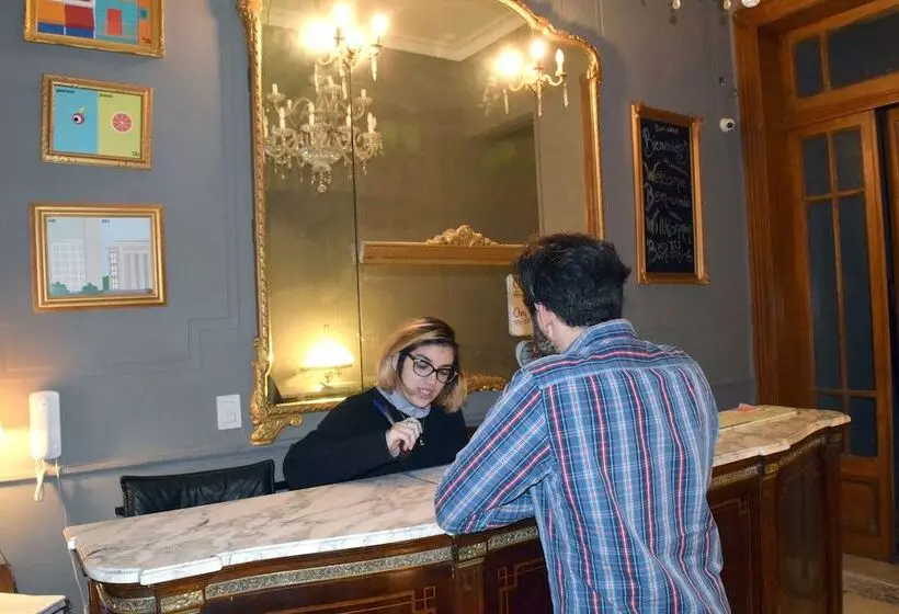 هتل Voyage Recoleta Hostel