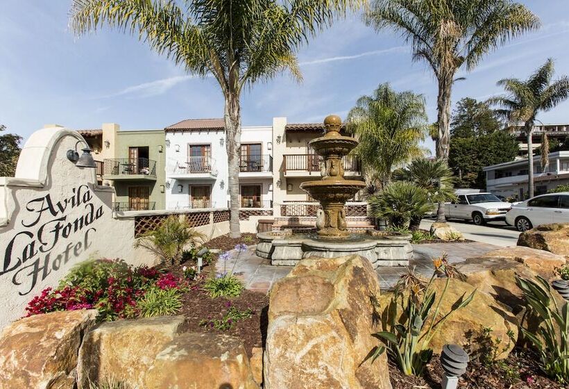 ホテル Avila La Fonda