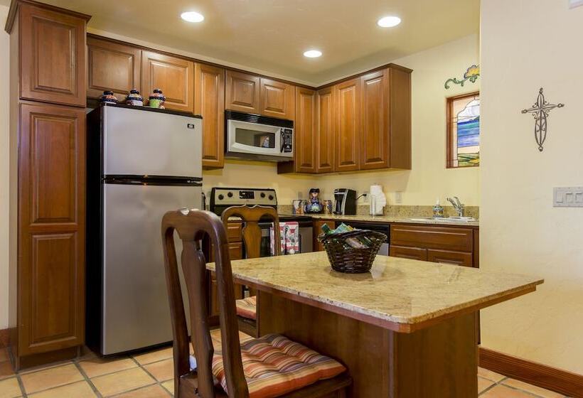 ホテル Avila La Fonda