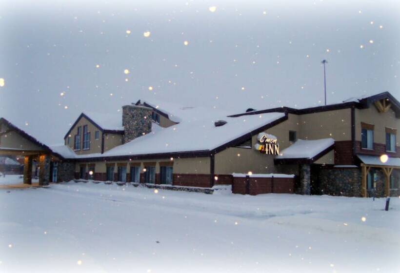 هتل C'mon Inn & Suites Fargo