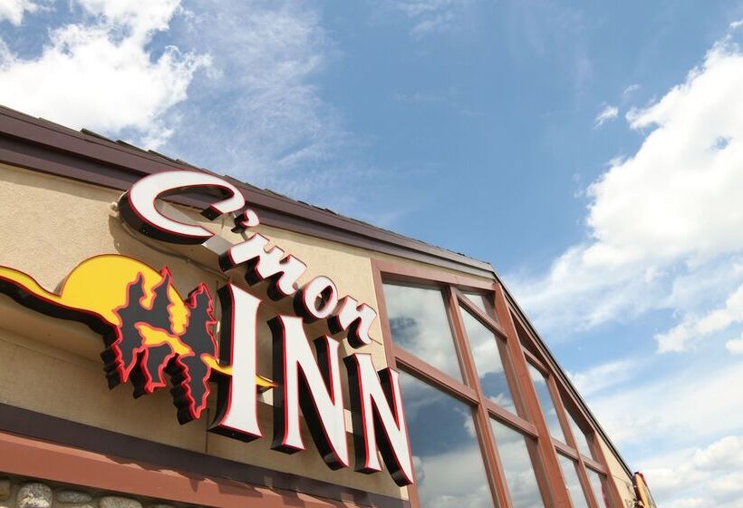 هتل C'mon Inn & Suites Fargo