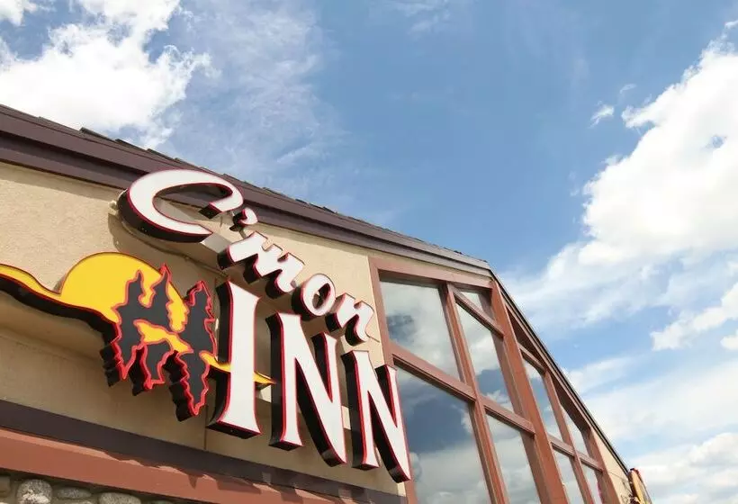 هتل C'mon Inn & Suites Fargo