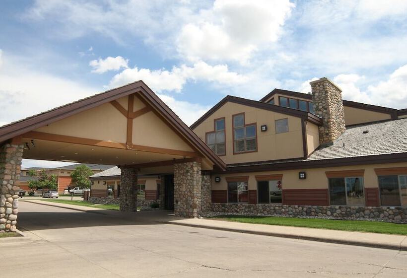 هتل C'mon Inn & Suites Fargo