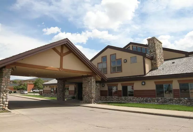 هتل C'mon Inn & Suites Fargo