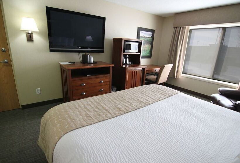 هتل C'mon Inn & Suites Fargo