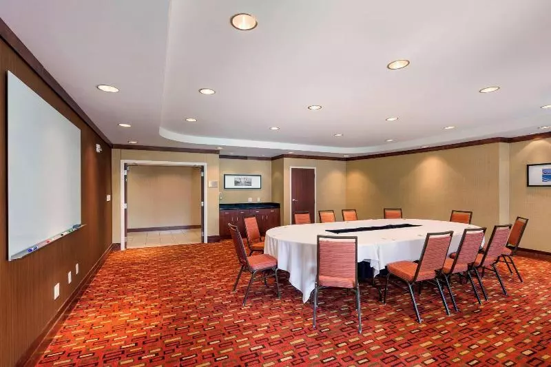 호텔 Sonesta Essential Junction City