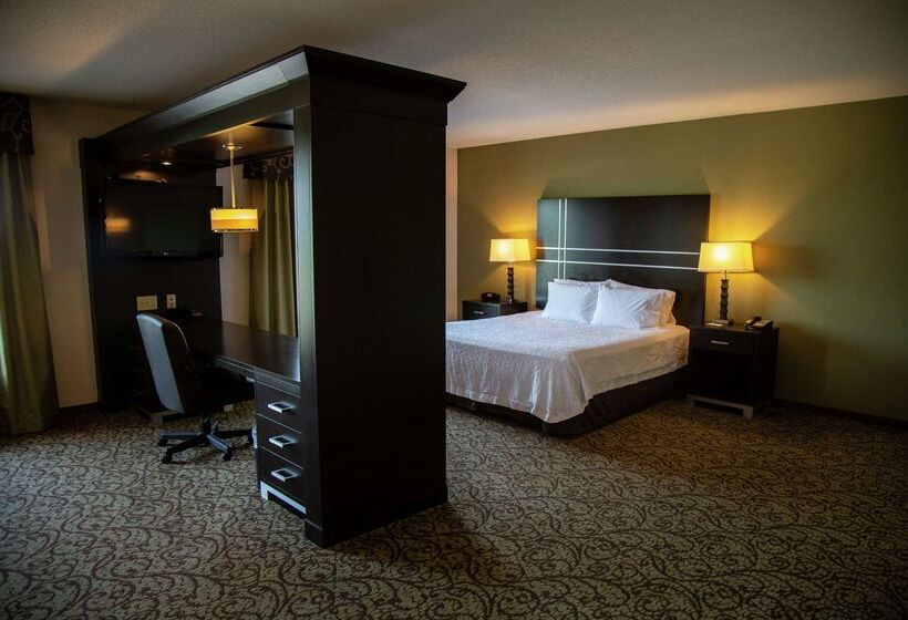 Отель Hampton Inn & Suites Sharon