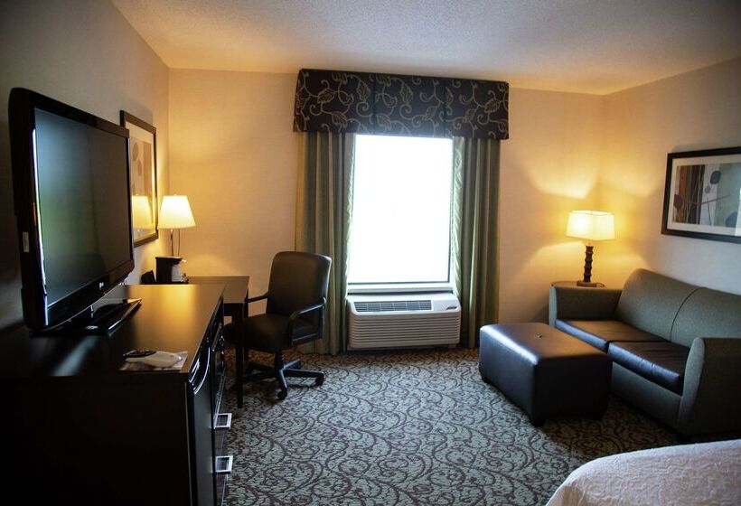 Отель Hampton Inn & Suites Sharon