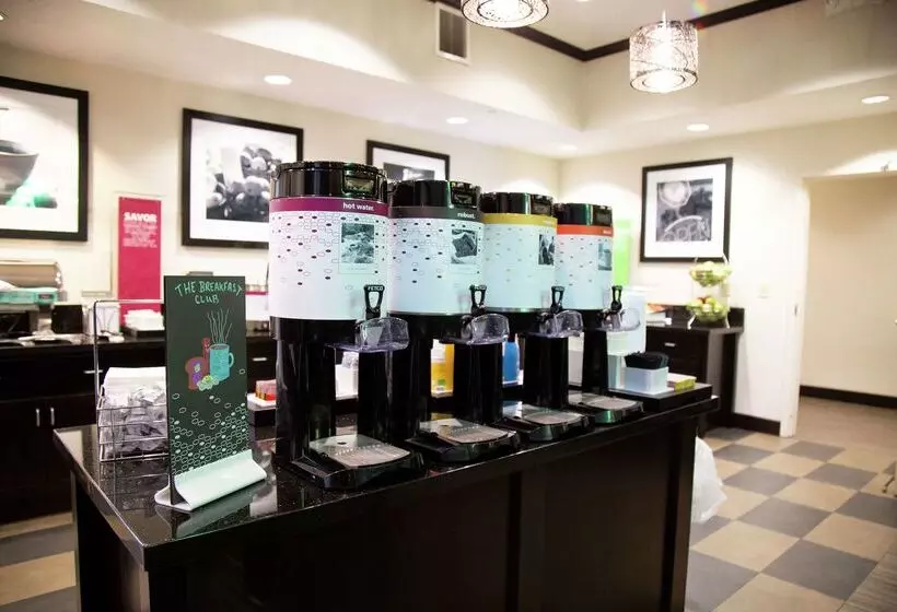 Отель Hampton Inn & Suites Sharon