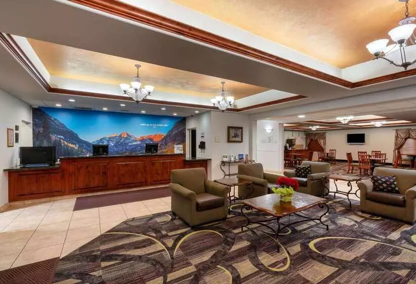 Отель La Quinta By Wyndham Rifle