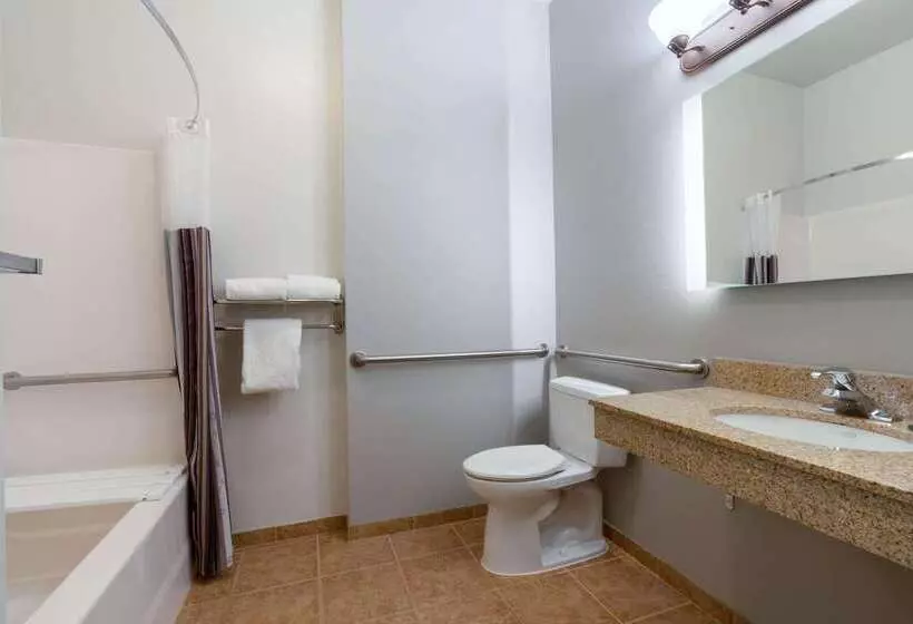 Отель La Quinta By Wyndham Rifle