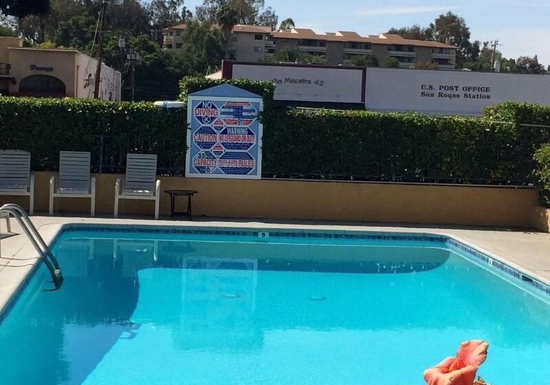 호텔 Oasis Inn And Suites