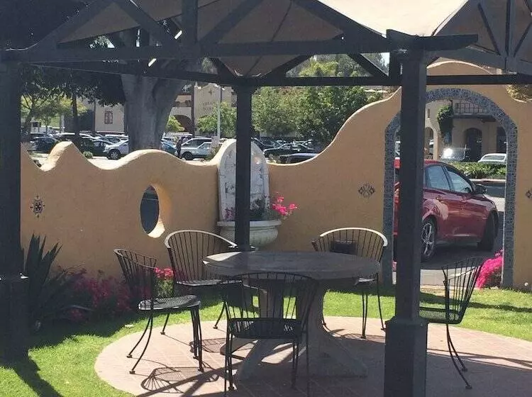 酒店 Oasis Inn And Suites