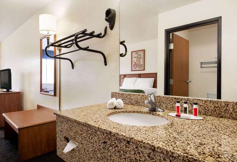 בית מלון כפרי Travelodge By Wyndham North Platte