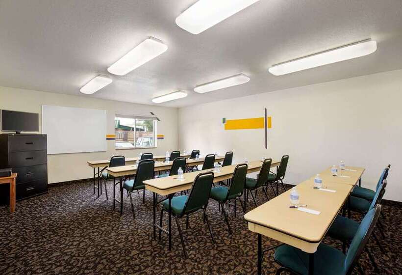 בית מלון כפרי Travelodge By Wyndham North Platte