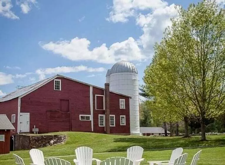 호텔 Warren Conference Center And Inn