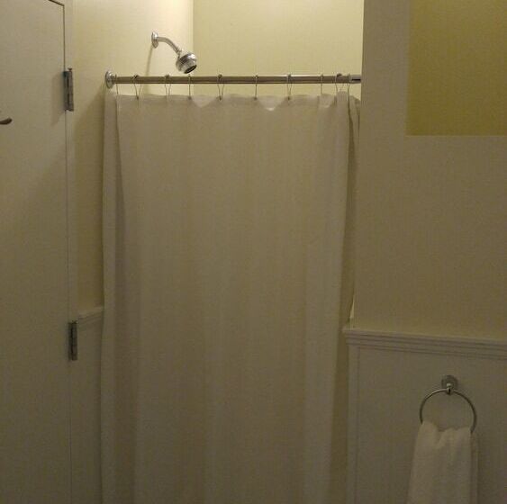 בית מלון כפרי Warren Conference Center And Inn