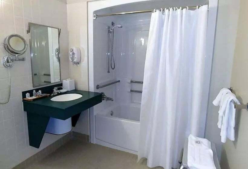 호텔 Warren Conference Center And Inn