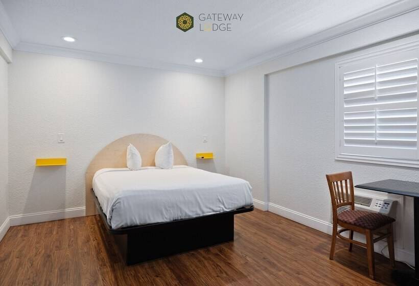 Мотель Gateway Lodge