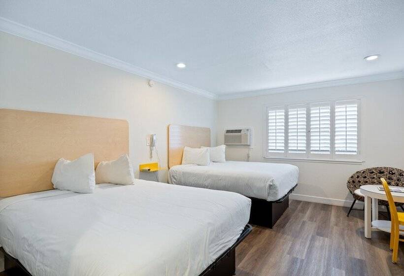 Мотель Gateway Lodge