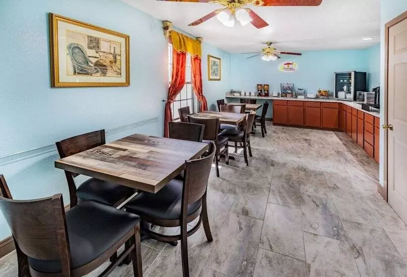 فندق على الطريق Super 8 By Wyndham Kinder/coushatta Near Casino