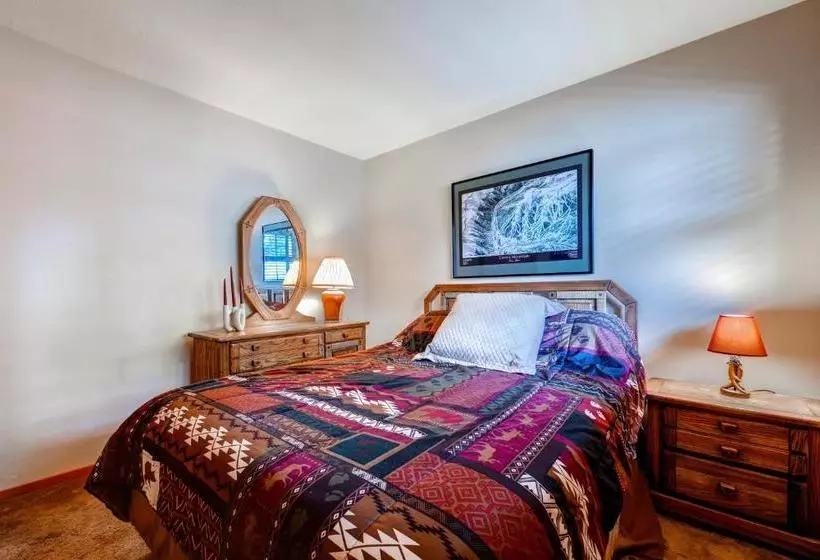 Twobedroom Condo 61 At Snowscape