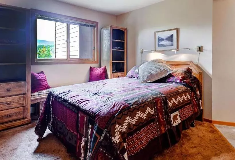 Twobedroom Condo 61 At Snowscape