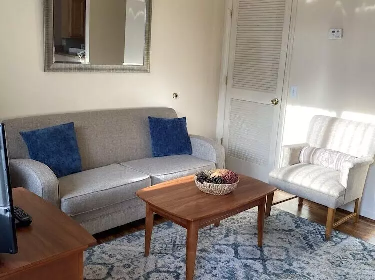 Hotelli Affordable Corporate Suites   Lanford