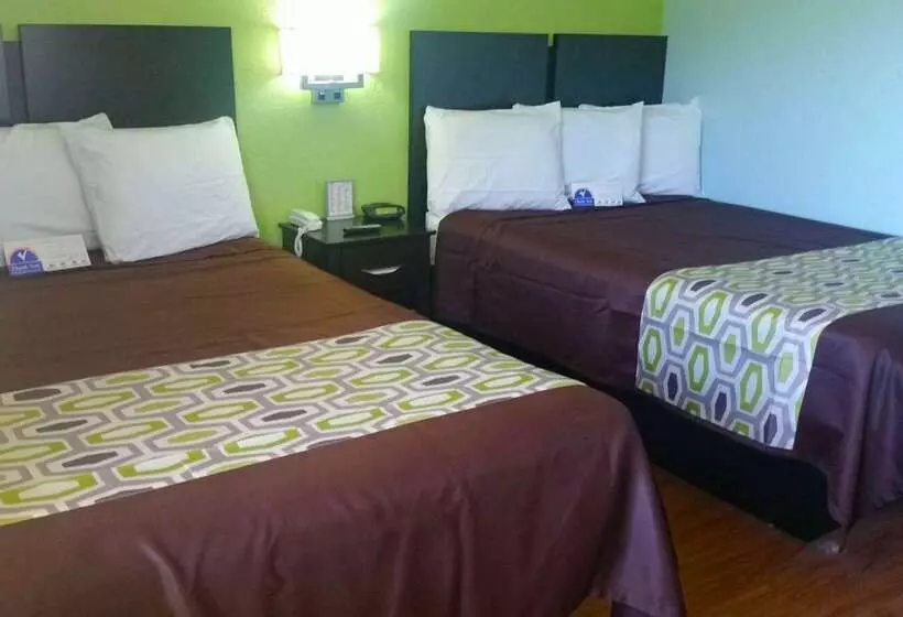 בית מלון כפרי Americas Best Value Inn And Suites Groves