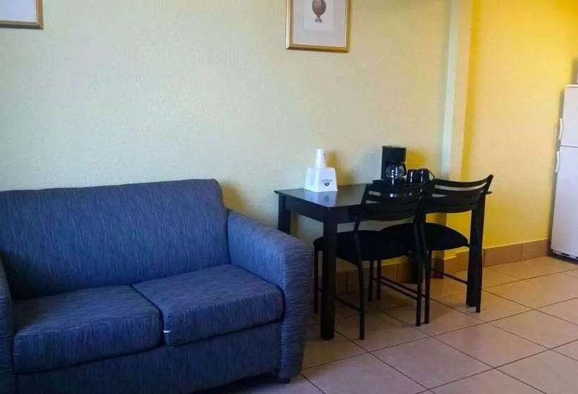 בית מלון כפרי Americas Best Value Inn And Suites Groves