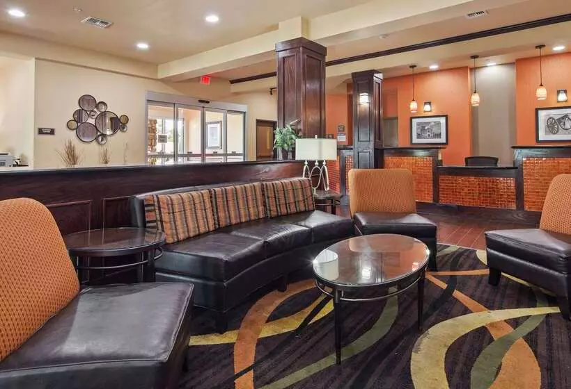 בית מלון כפרי Best Western Plus Goliad Inn & Suites