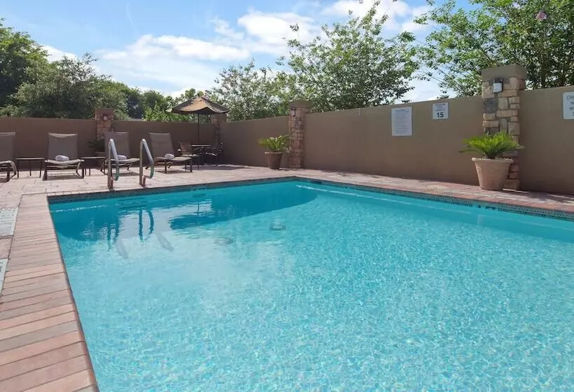 בית מלון כפרי Best Western Plus Goliad Inn & Suites