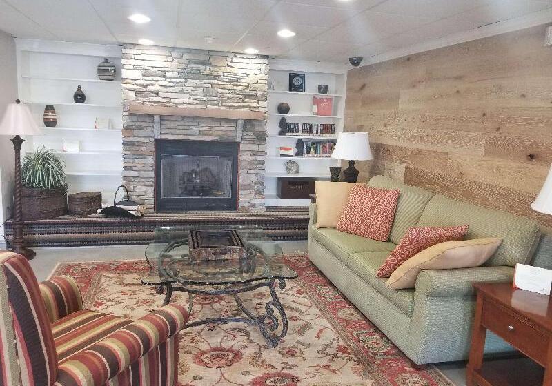 בית מלון כפרי Country Inn & Suites By Radisson, Wytheville, Va